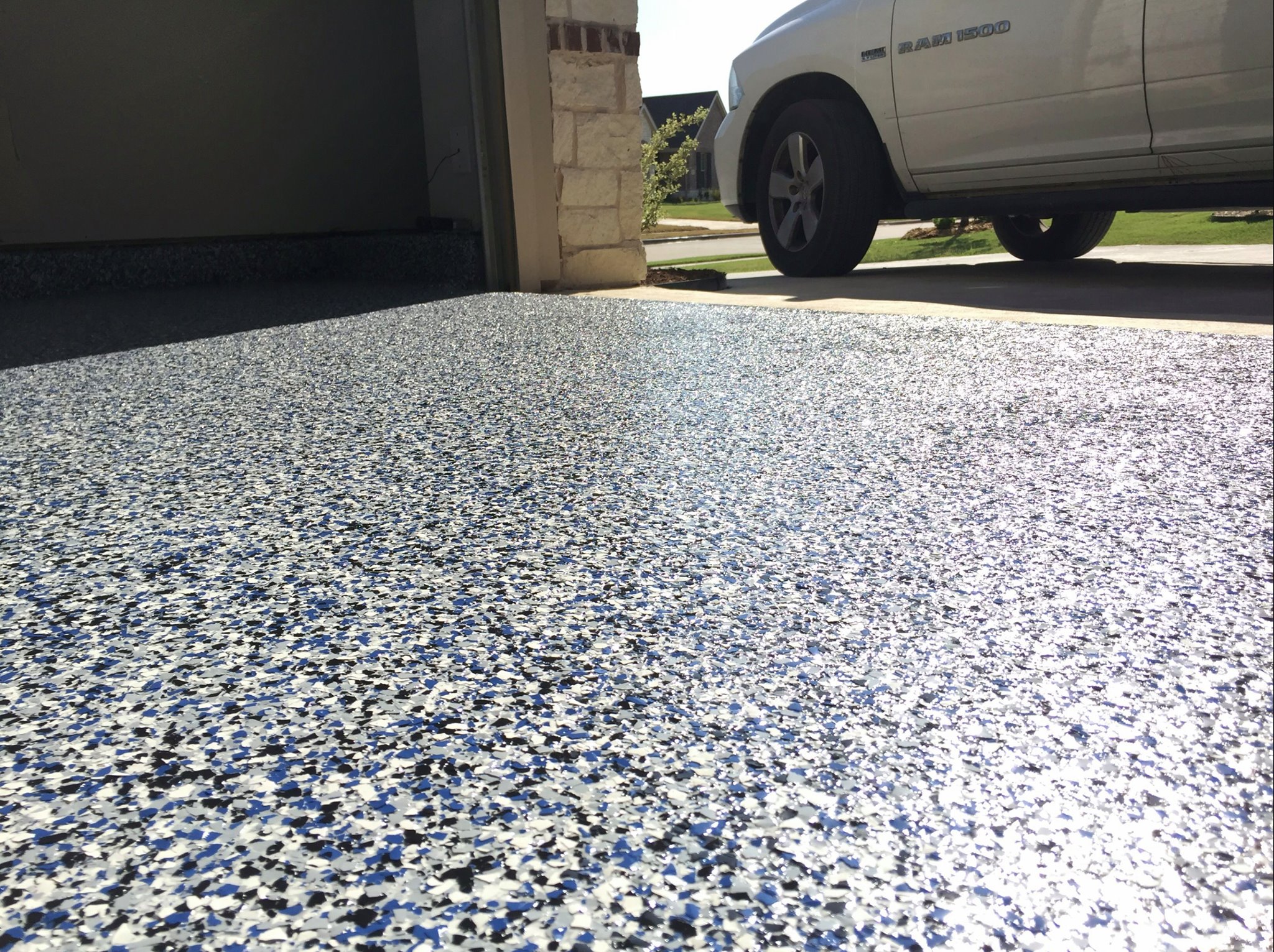5 Steps to Protect and Beautify Your Driveway with Specialized Concrete Coating